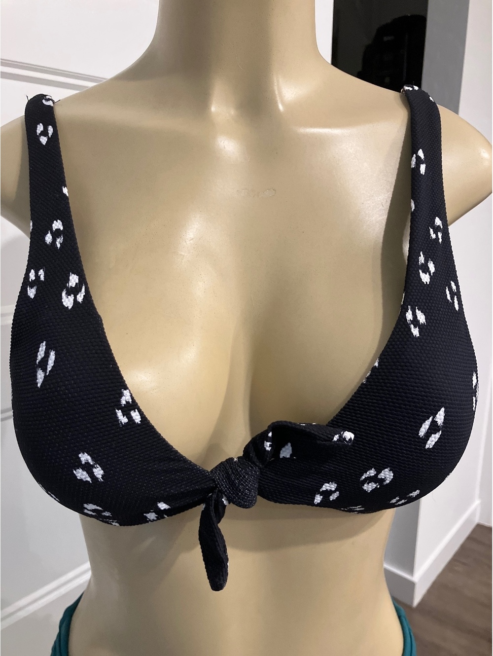 NWT Animal Spot Cassidy Black & White Bikini Top Size Small